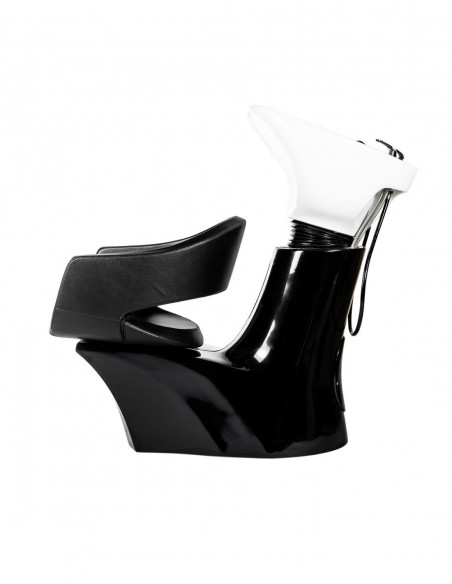 Kampaajan pesuallas Milanossa