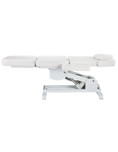 Kosmetologin sohva, jossa on neljä...