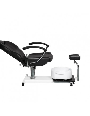 Hydraulinen pedikyyrituoli, jossa...