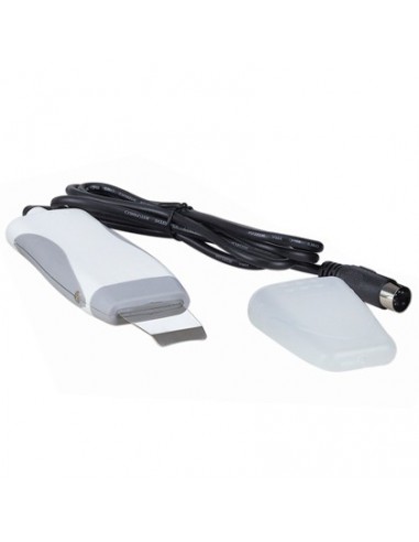 Kosmetologin laite ultraäänikuorintaa...