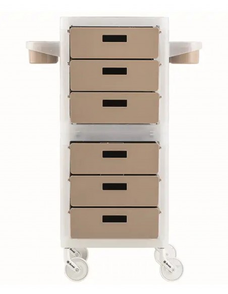 Kampaamovaunu My, 6 ruskealla laatikolla, valkoinen, valmistettu Italiassa.