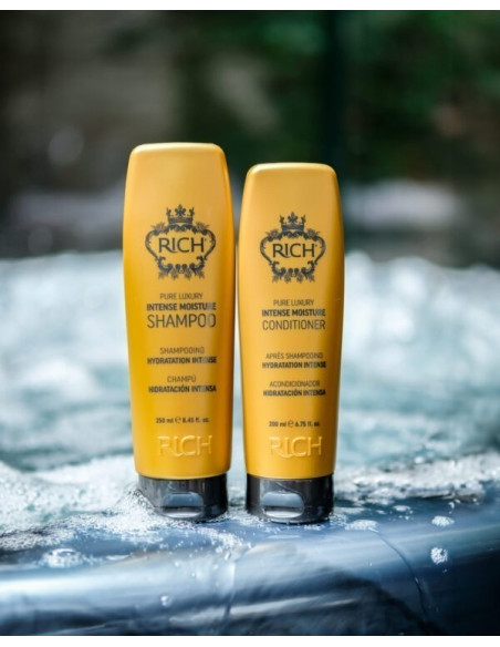 RICH Pure Luxury INTENSIIVIKOSTEUTUS Tehokkaasti kosteuttava hoitoaine 200ml